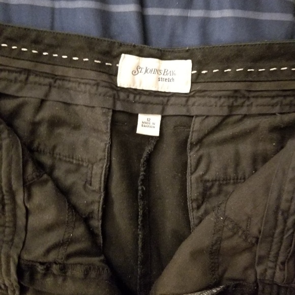 St. Jon's bay black capris - Picture 2 of 2